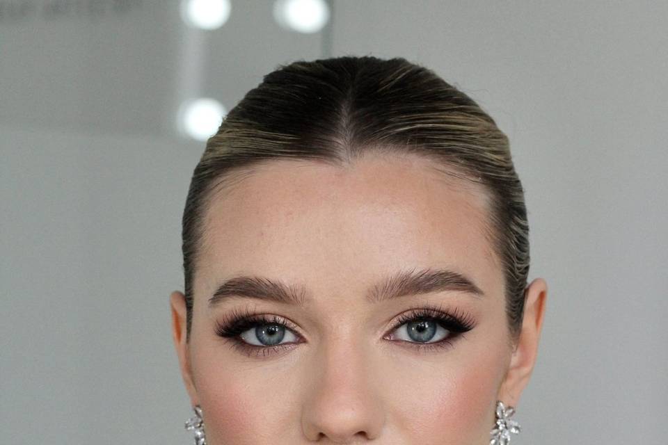 Soft glam bridal makeup