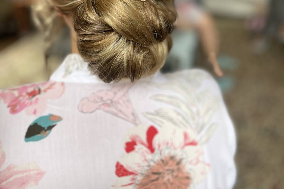 Knot style up do