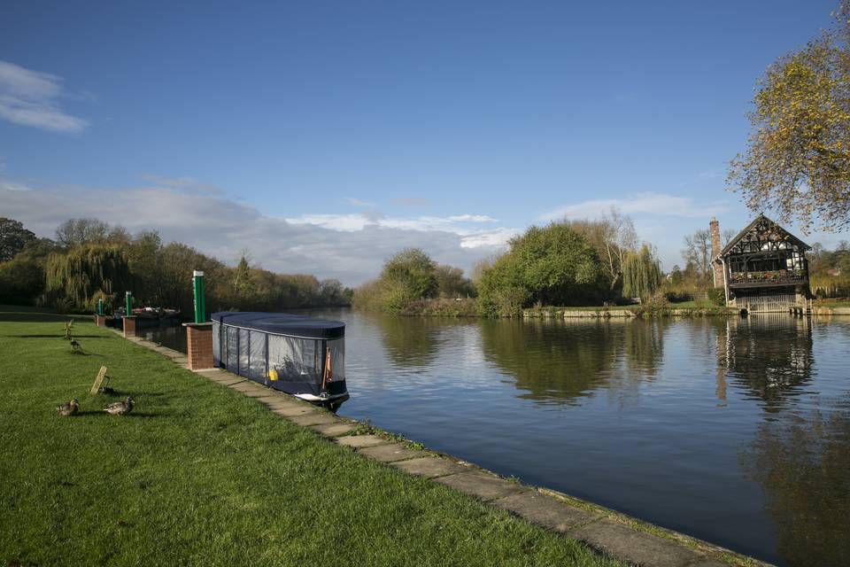 Shillingford Bridge Hotel