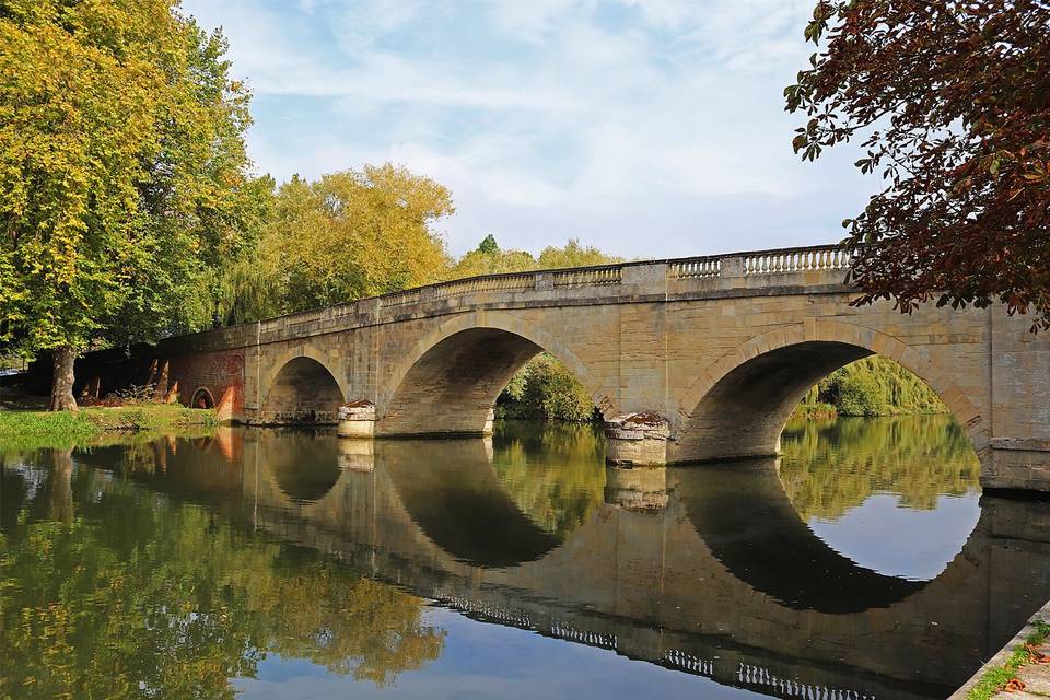 Shillingford Bridge Hotel