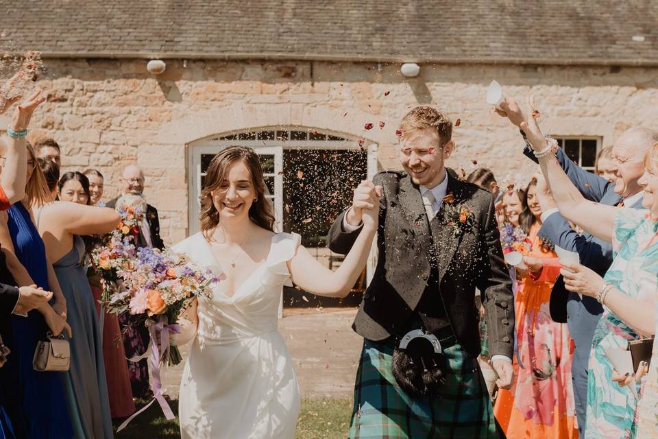 Confetti throw