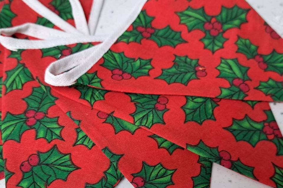 Christmas Bunting - Red Holly