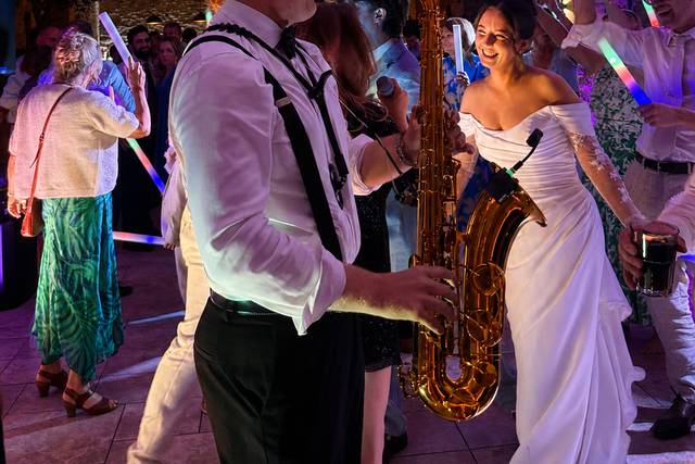Roaming Sax