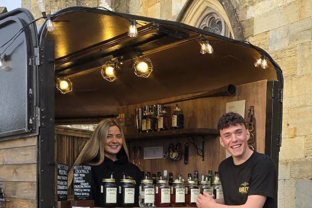 Mobile bar staff