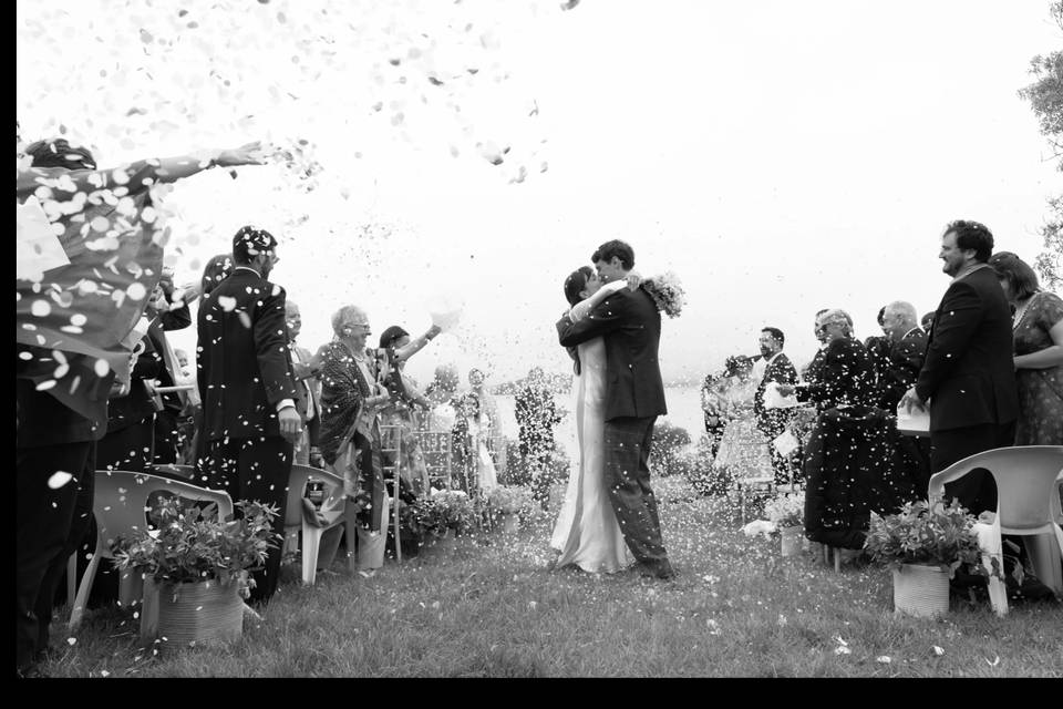Confetti kiss