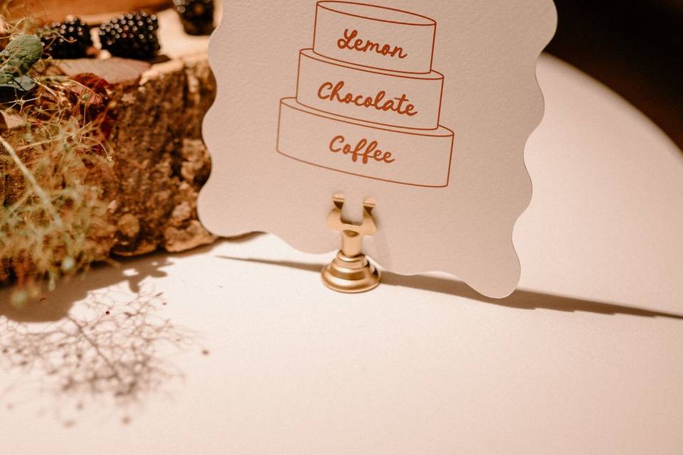 Solaris Wavy Cake Menu