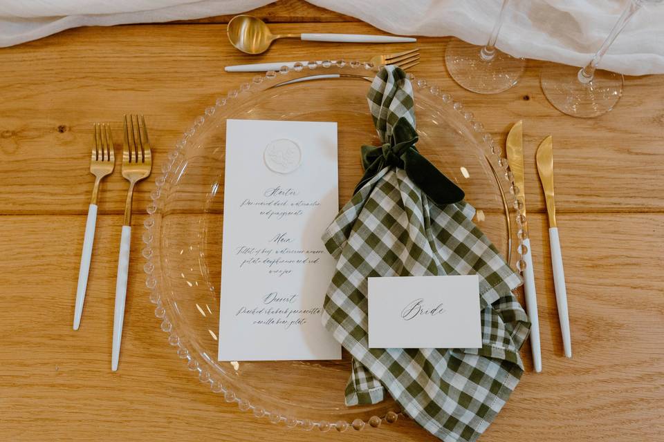 Willow Wax seal menu placecard