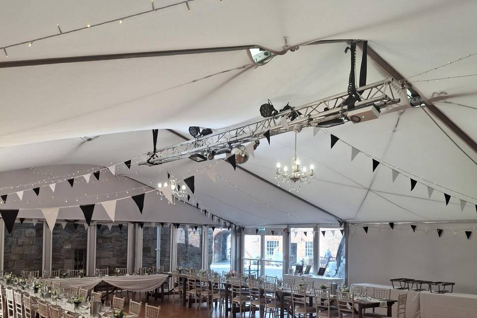 Rustic trestle setup