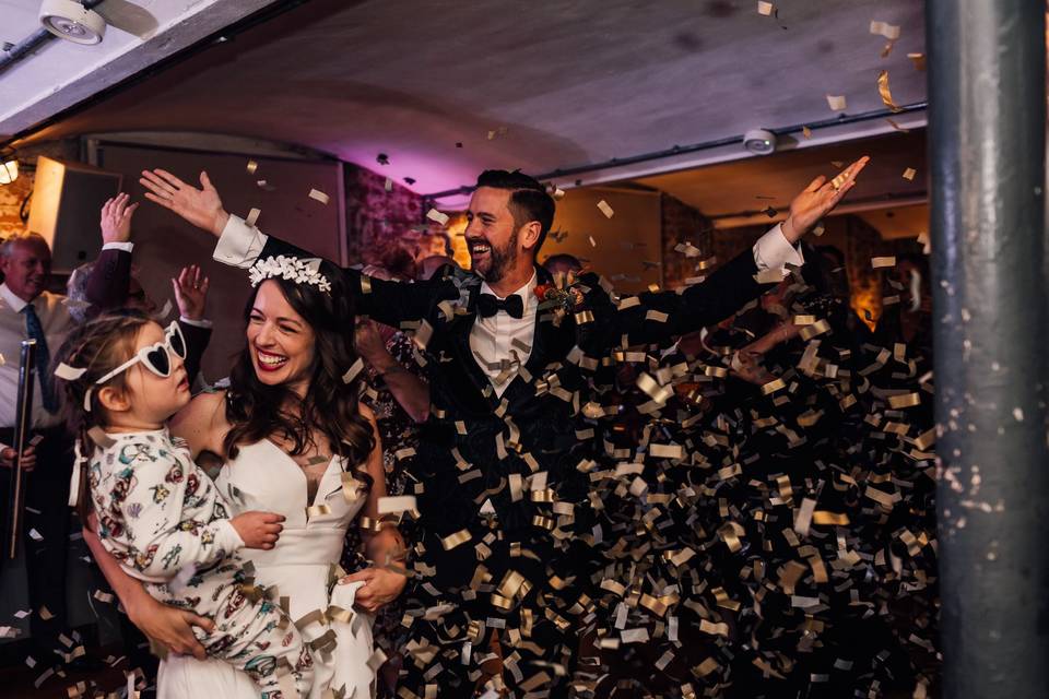 Confetti for the first dance