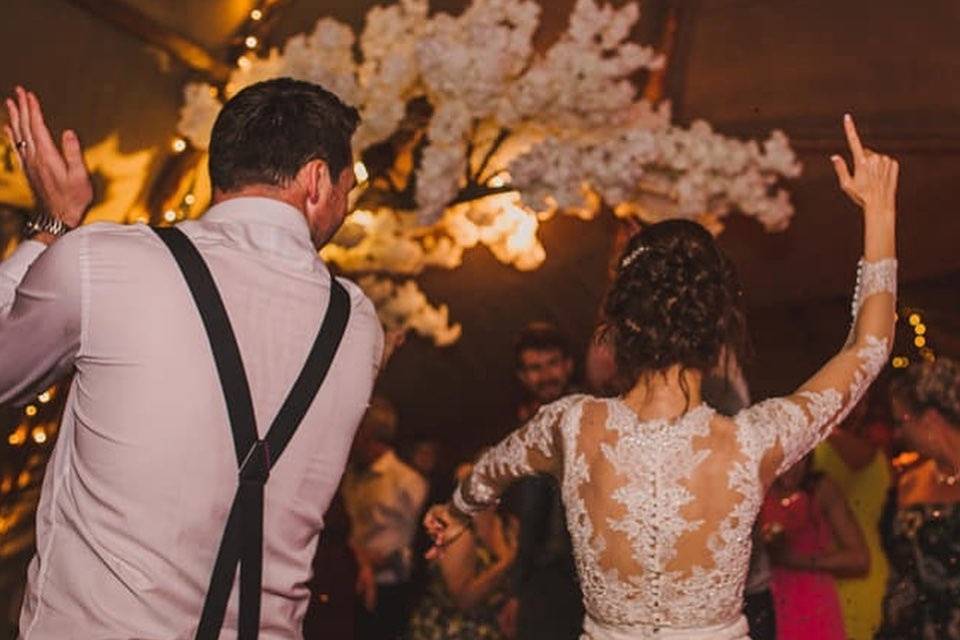 Confetti for the first dance