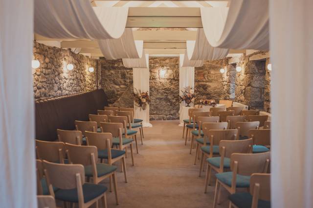 Intimate ceremony