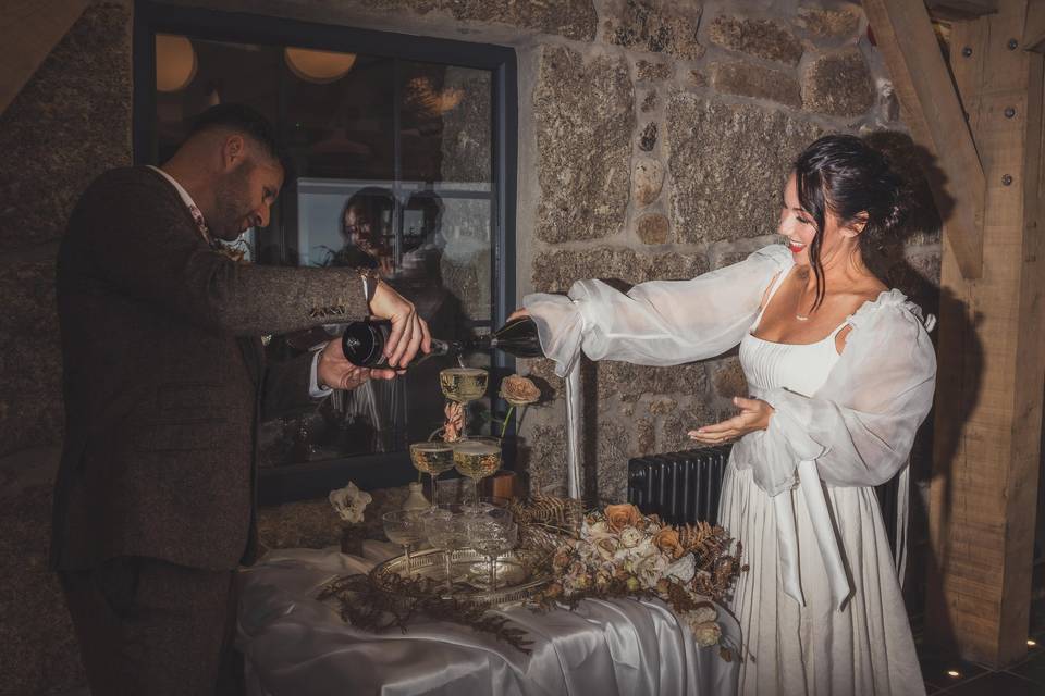 Autumn weddings, champagne