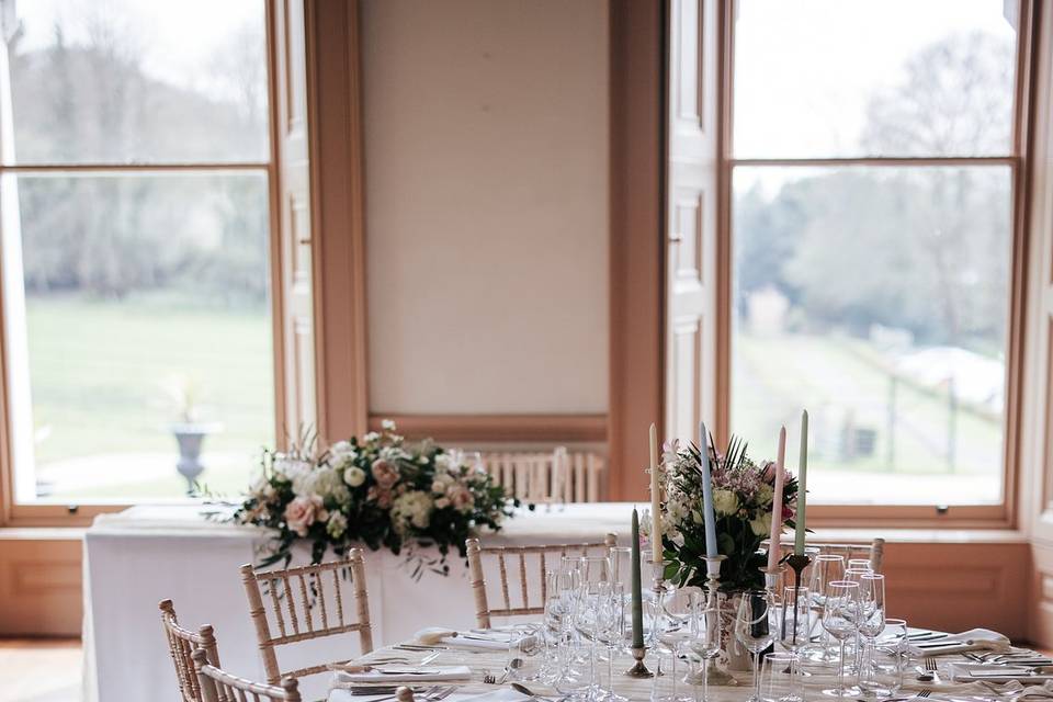 Sweetheart table arrangement