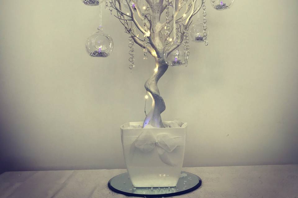 Wishing tree and centrepiece