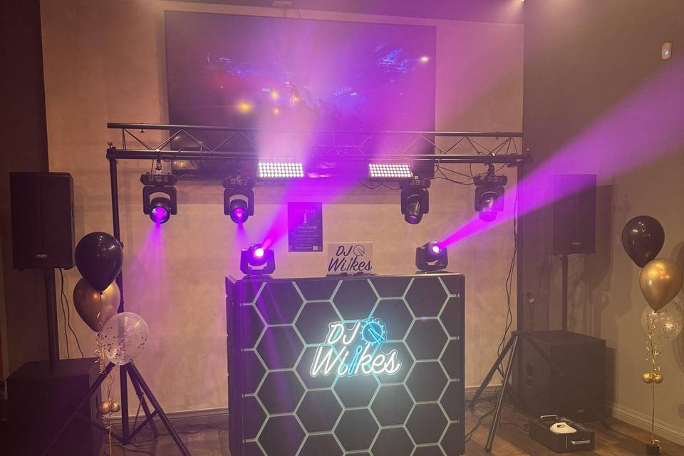 Modern wedding entertainment w