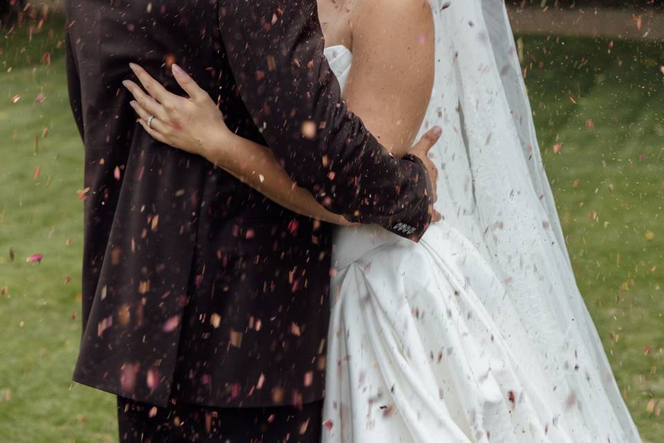 E + J