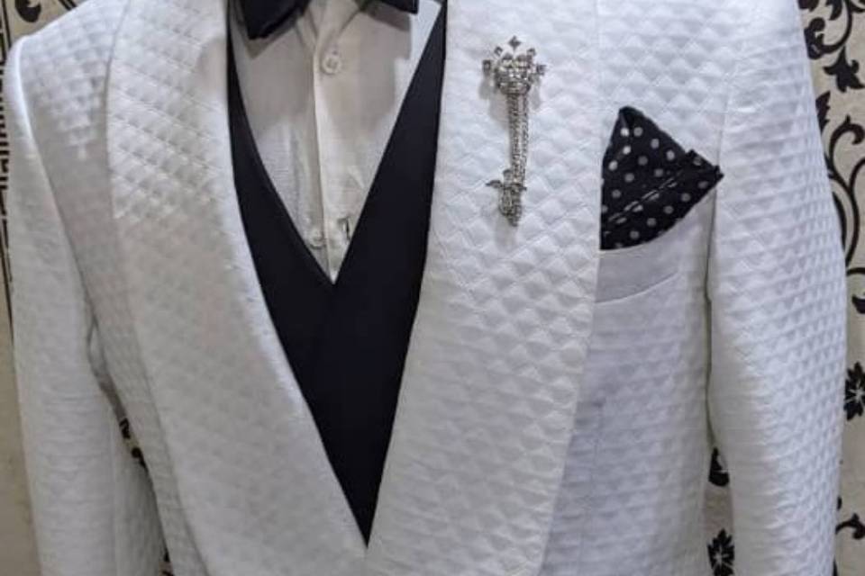 White shawl lapel 3piece tuxed