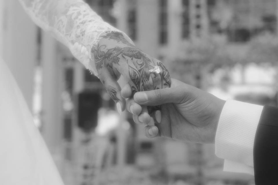 Black and white ring moment