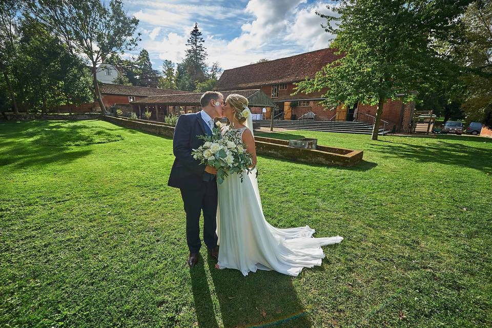 Love in stunning grounds