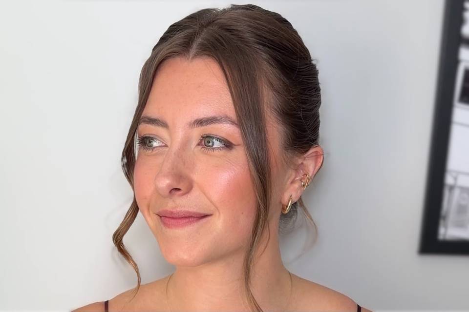 Natural glam bridesmaid makeup