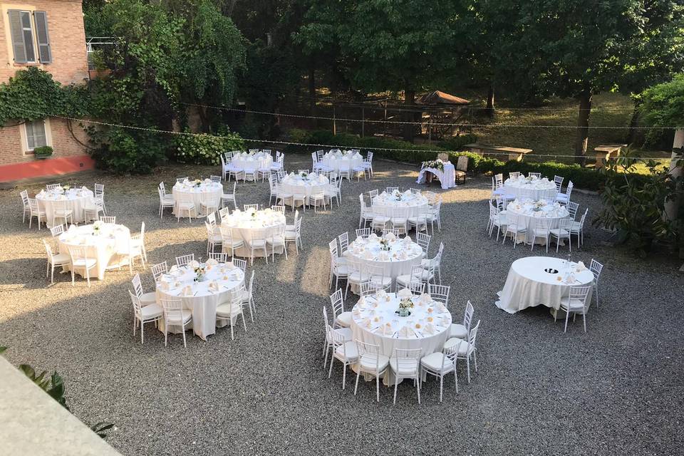 Round tables in courtyard
