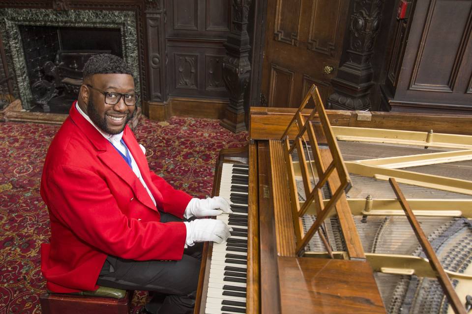 Anthony Esquire - Wedding Celebrant and Toastmaster