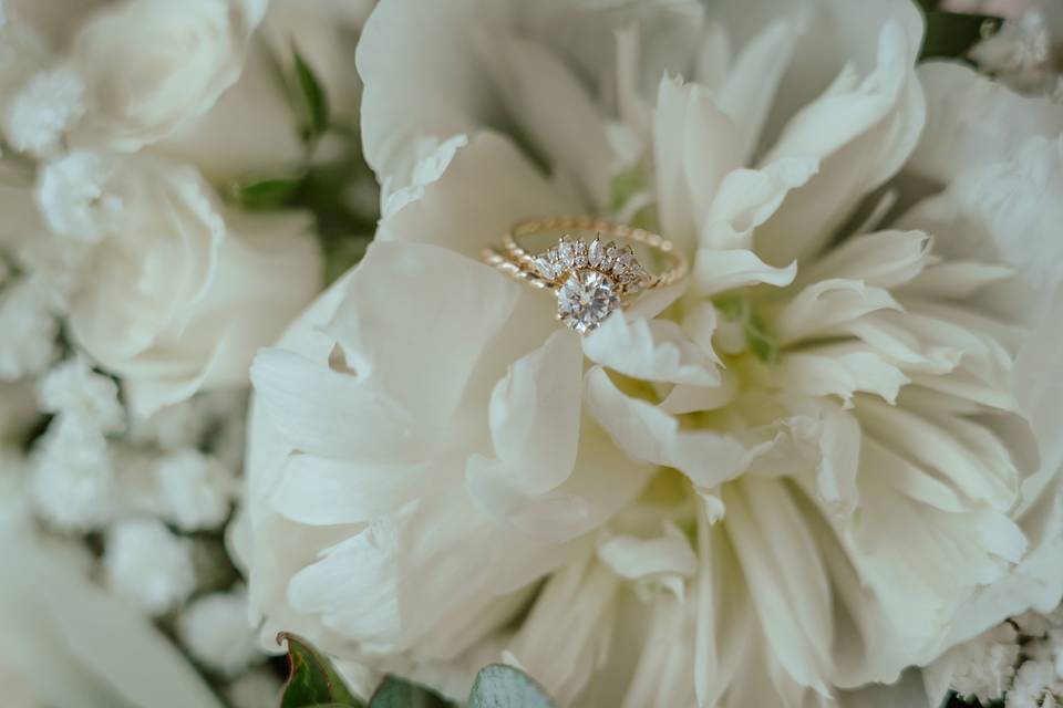 Flowers and rings