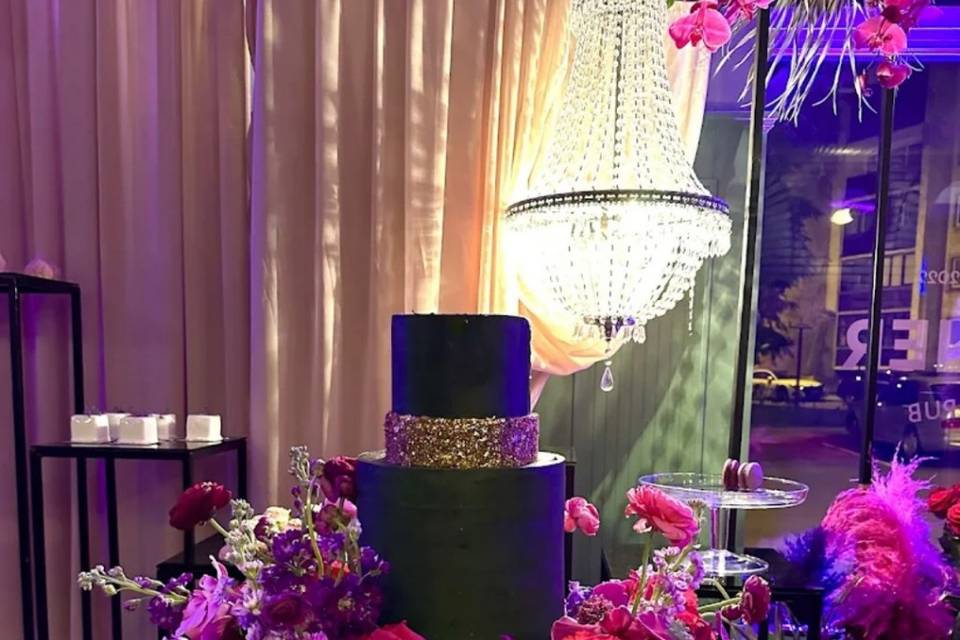 Modern cake