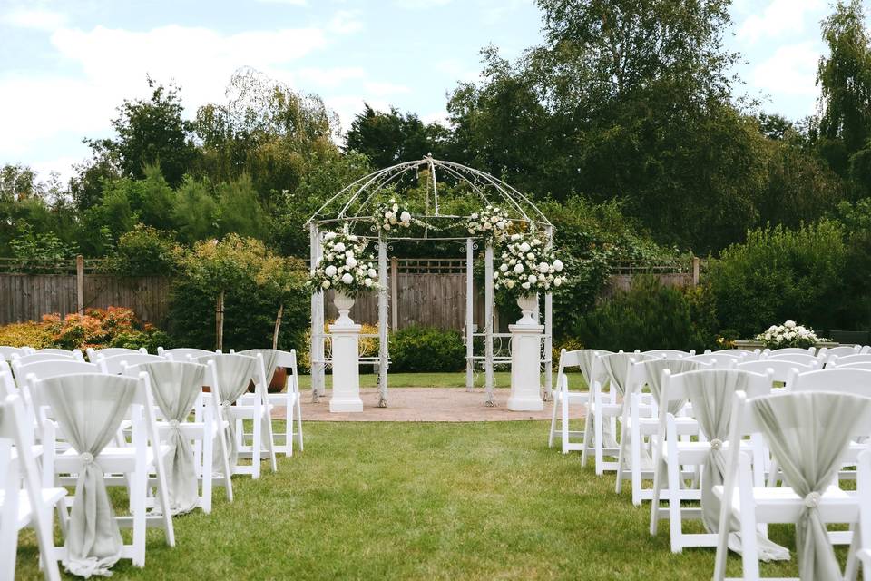 Outdoor Ceremony - Summer