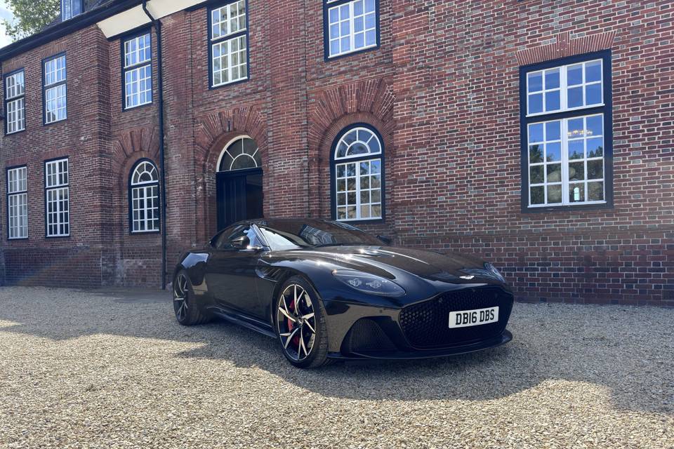 Aston Martin DBS