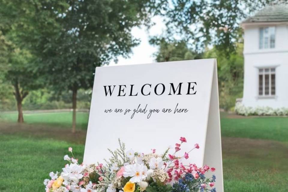 Welcome sign