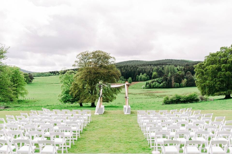 Ballogie House outside ceremony - Photo credit @jameskellyphotography