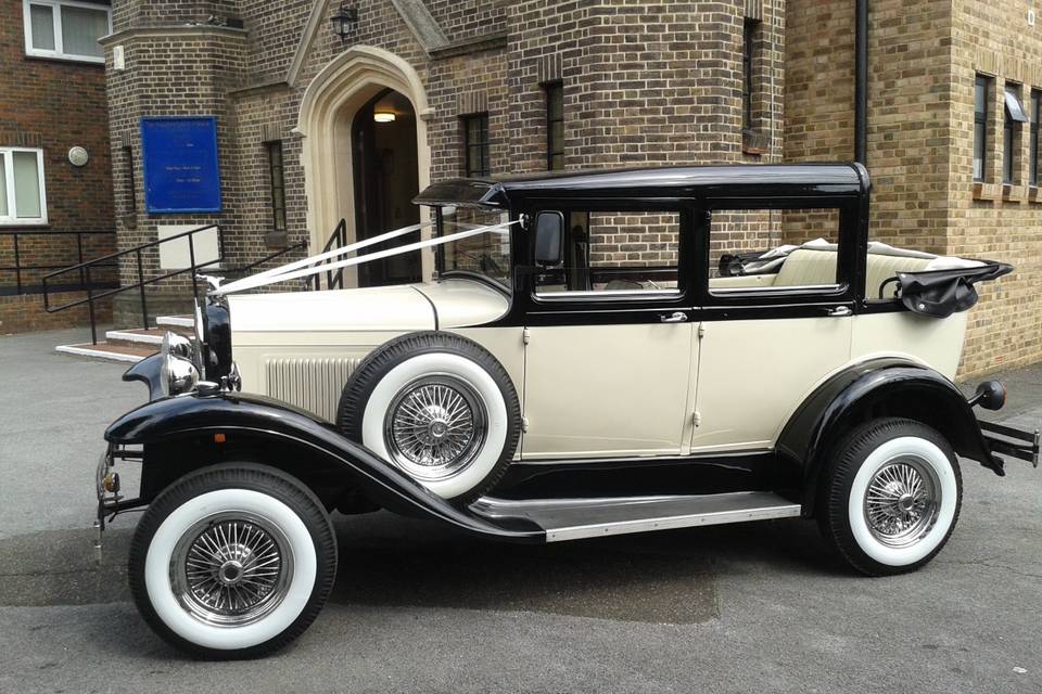 Badsworth Landaulette Saloon