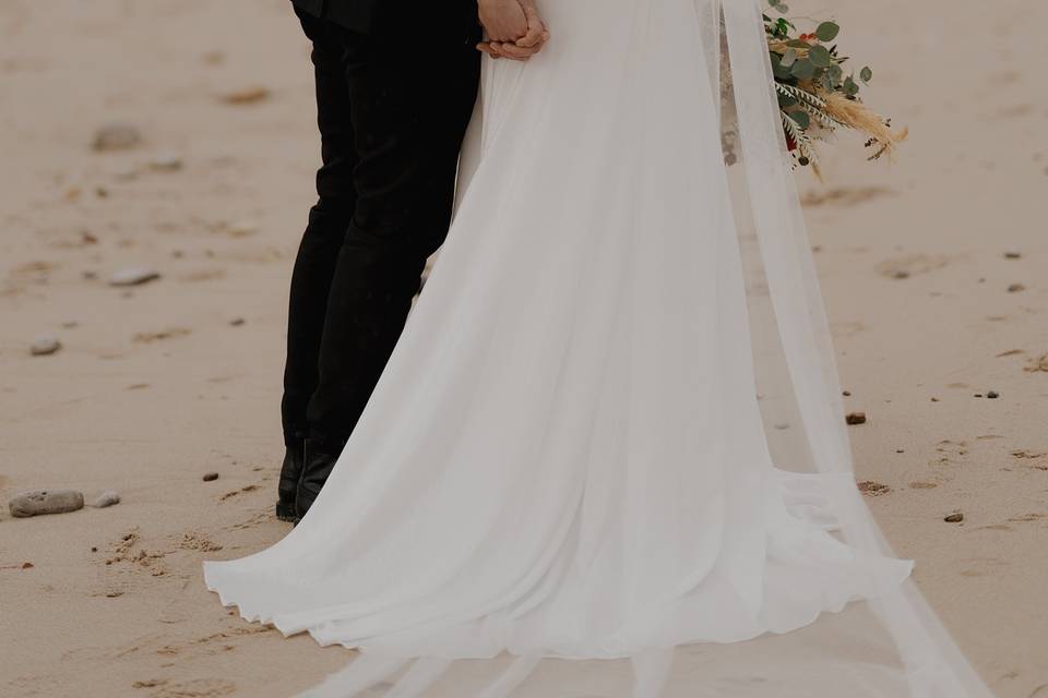 Elopement at marsden beach