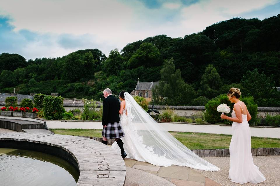 Bridal arrival on roof top