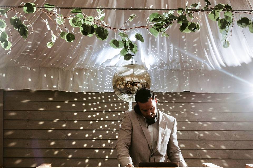 Wedding DJ Badgers Mount