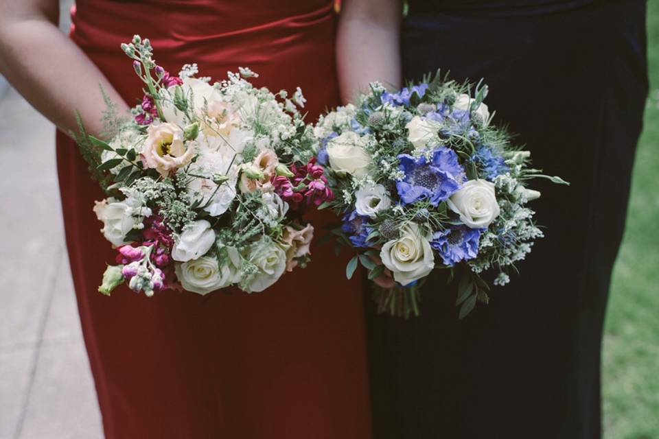 Bridal bouquets with meadow flowers