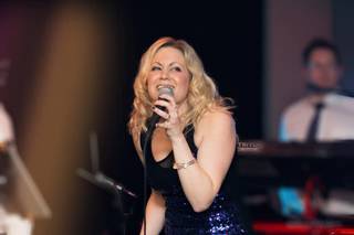 Tracy - Wedding Singer & Band