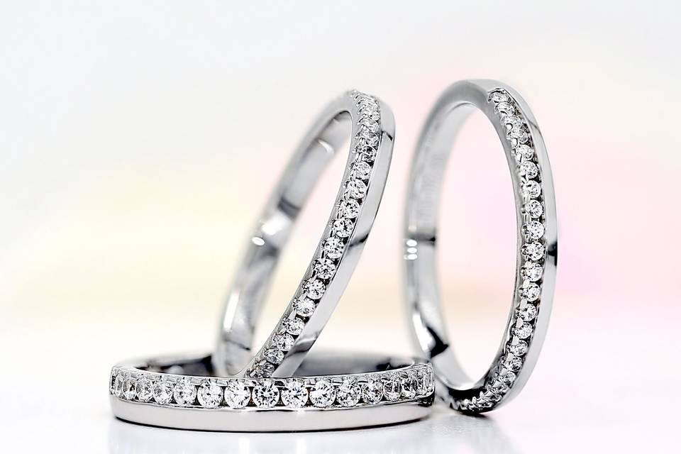 AVA Infinity twist diamond rin