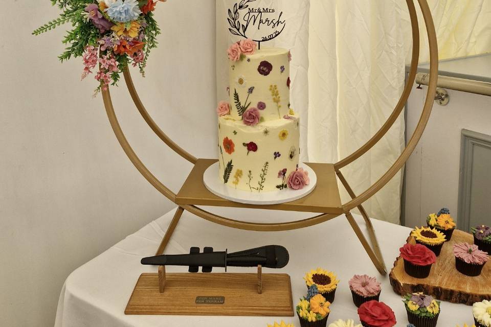 Pressed floral cake