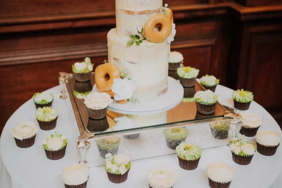 Semi naked cake with floral cu
