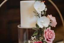 Floating tier & sugar flowers