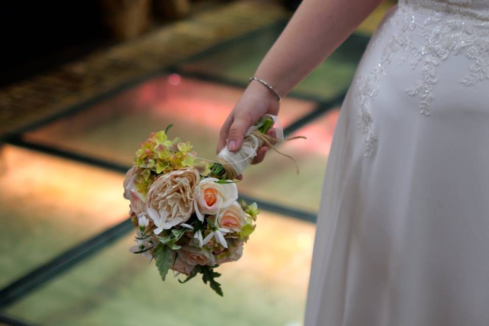 Bouquet throw