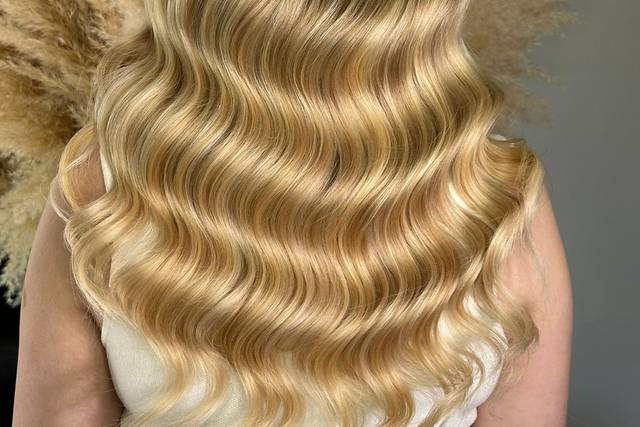 Hollywood waves