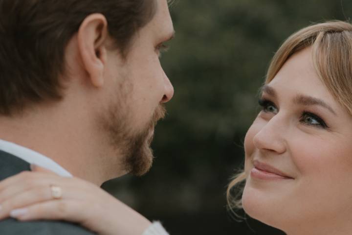 Natural soft glam bridal look