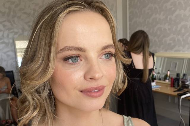 Shimmery eyes & butter skin