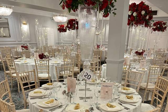 Chiavari Chairs by LeadingHire