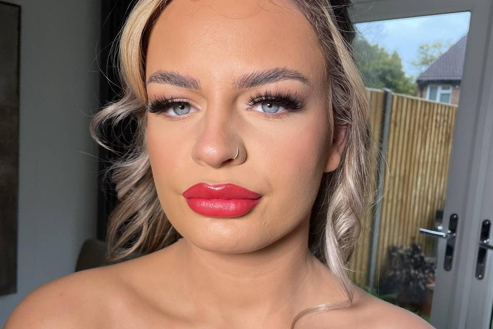 Full glam with red lip