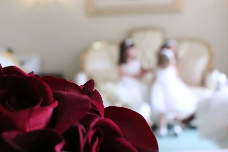Flowers and flower girls - iDesign Wedding Videography
