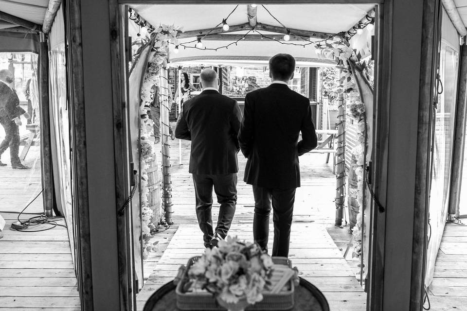 Wedding day moments